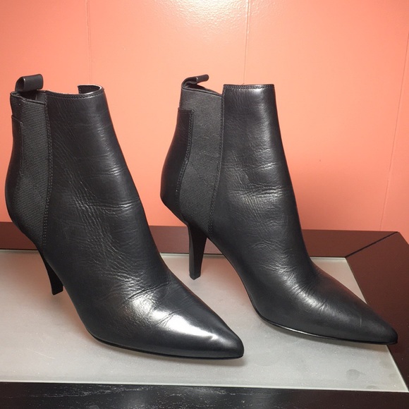Woman ankle black boot 6.5 - Picture 2 of 5
